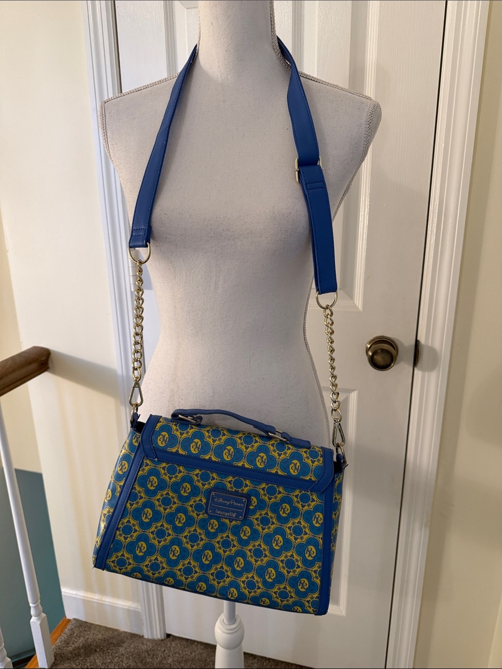 Loungfly The Revera Resort Convertible Crossbody